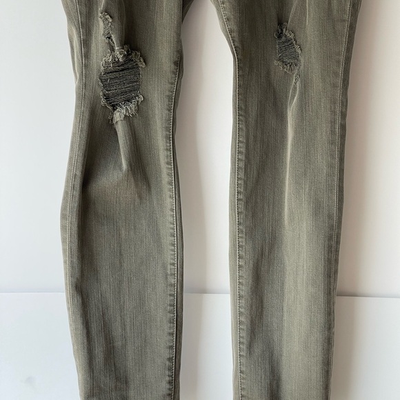 Torrid Boyfriend Jeans Denim Distressed Ripped Skinny Jeans Stretch Pants Sz 14R - Picture 5 of 13